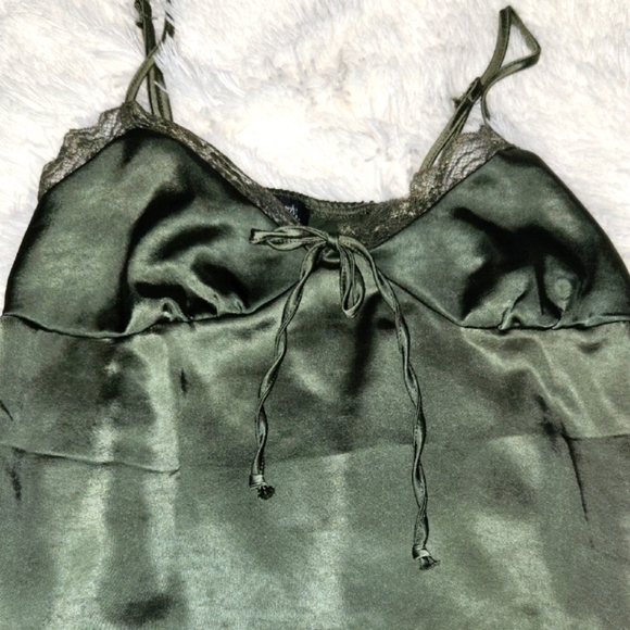 Elegant Satin Green Camisole satin - Picture 4 of 4